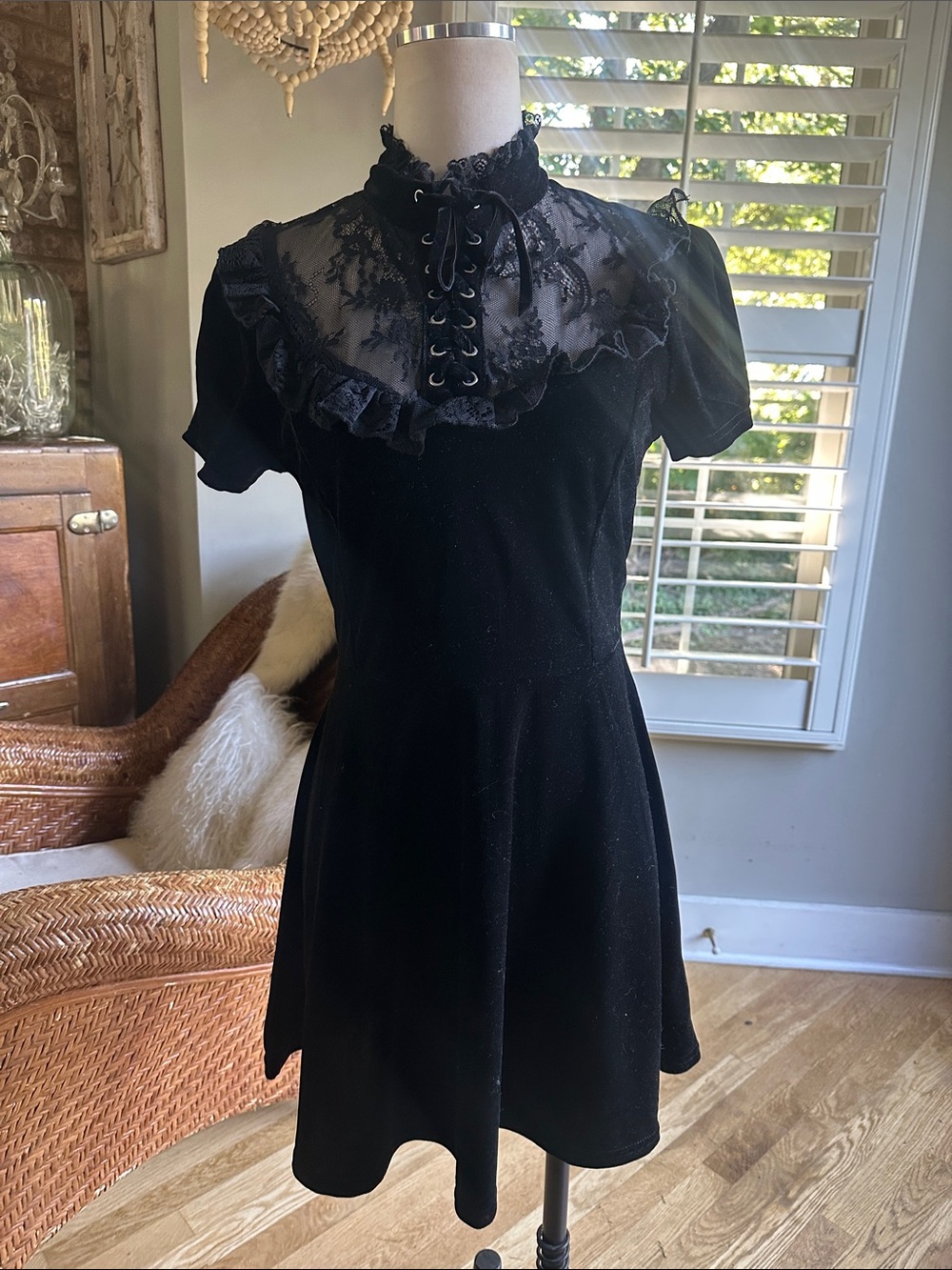KILLSTAR ALTERNATIVE GOTHCI BLACK VELVET MESH DRESS MEDIUM EXCELLENT